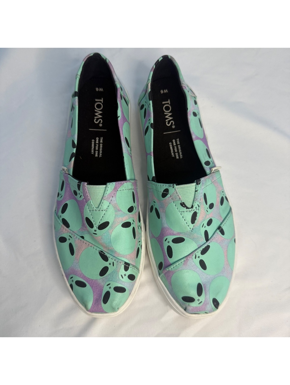 TOMS Women's Size 6 Slip-On Shoes with Green Alien Print